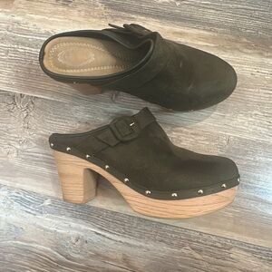 Atalina Women's Shoes Size 11 Green Suede Buckle Studded Clogs 4 Inch Heels